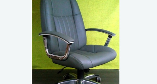 Перетяжка офисного кресла кожей. Зеленокумск